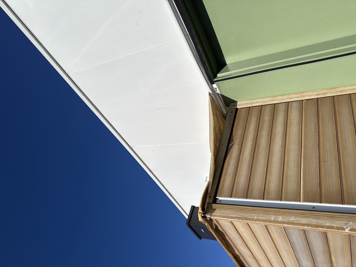 Flashing at the roof junction, Schofields