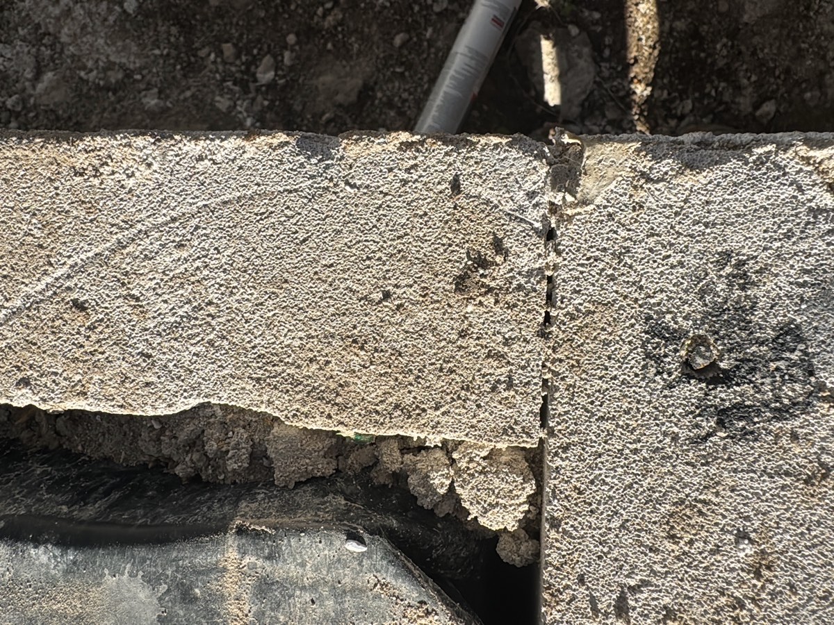 Joint thickness at a junction, Schofields